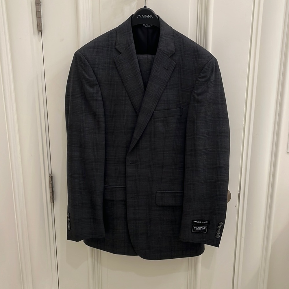 Jos A Bank Tailored Fit suit